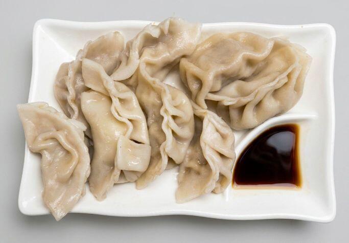 Boiled Pork Dumpling (8pc)